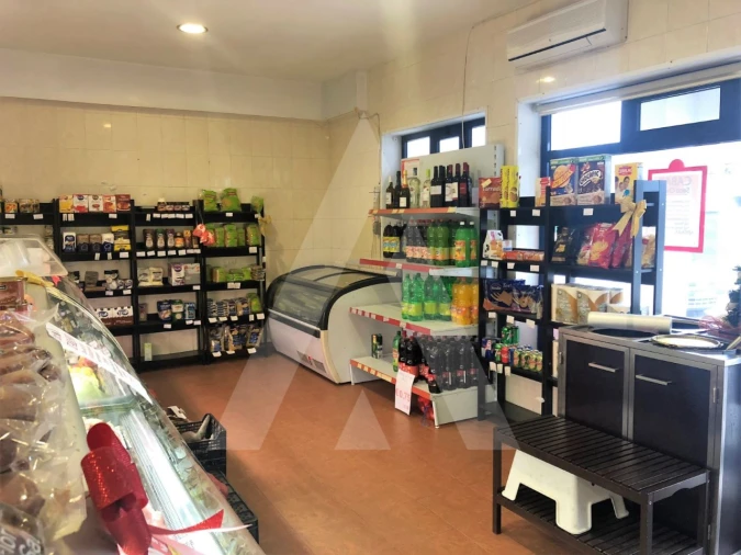 Loja para Cedência de Quotas em Oliveirinha Foto 3