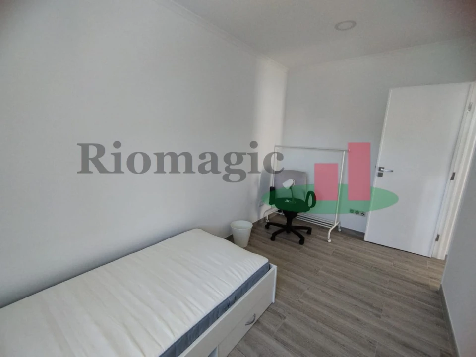 Quarto para Arrendamento em Rio Maior Foto 3