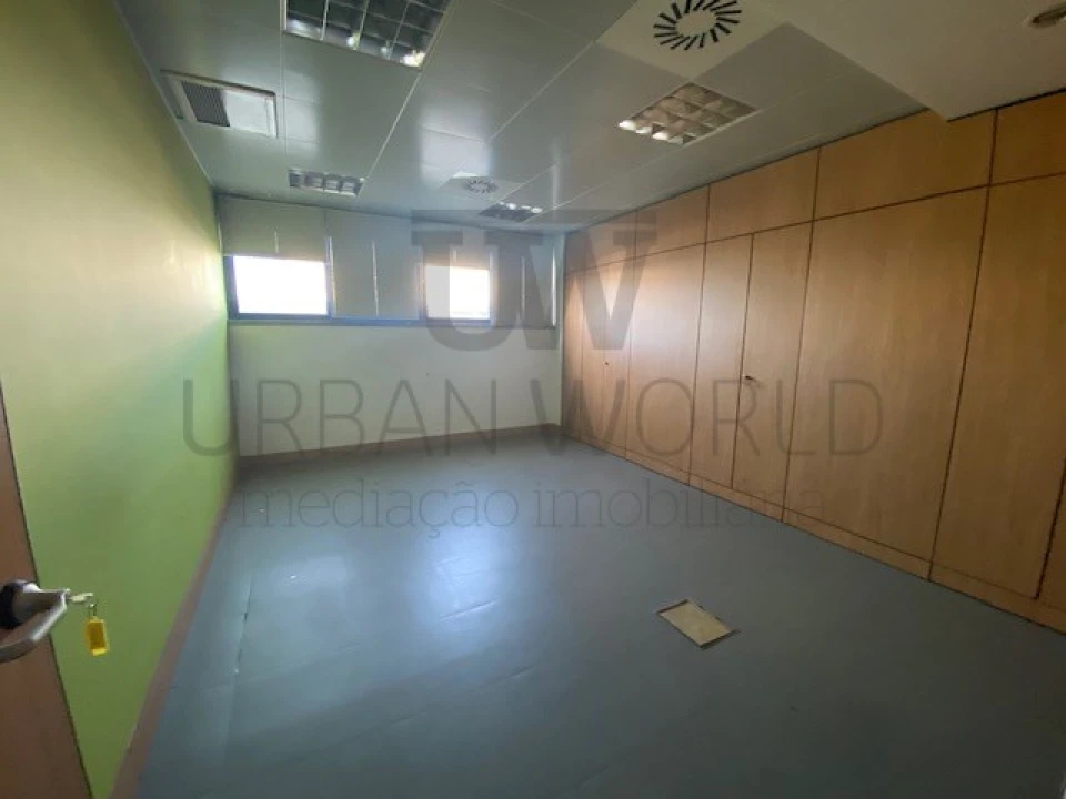 Prédio para Arrendamento em Montijo e Afonsoeiro Foto 14