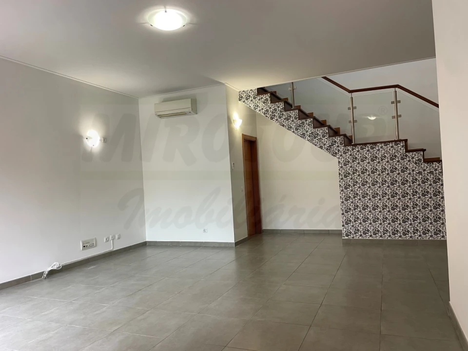 Moradia T4 para Venda em Santo Andre Foto 23