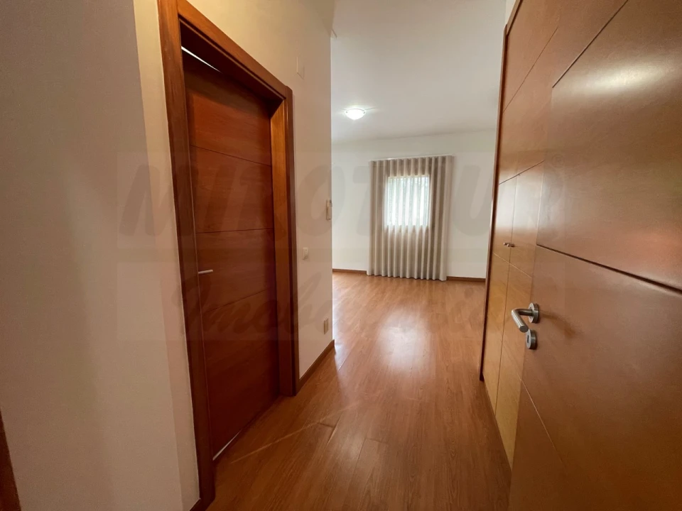 Moradia T4 para Venda em Santo Andre Foto 33