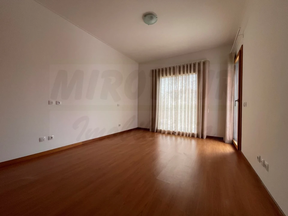 Moradia T4 para Venda em Santo Andre Foto 47