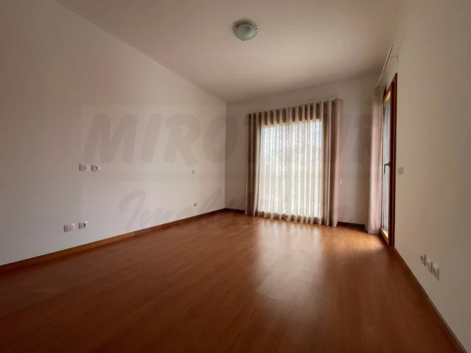 Moradia T4 para Venda em Santo Andre Foto 47