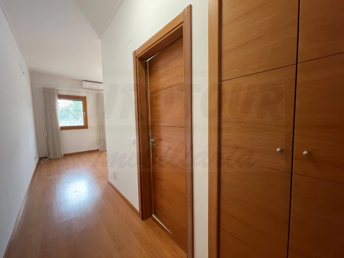 Moradia T4 para Venda em Santo Andre Foto 57