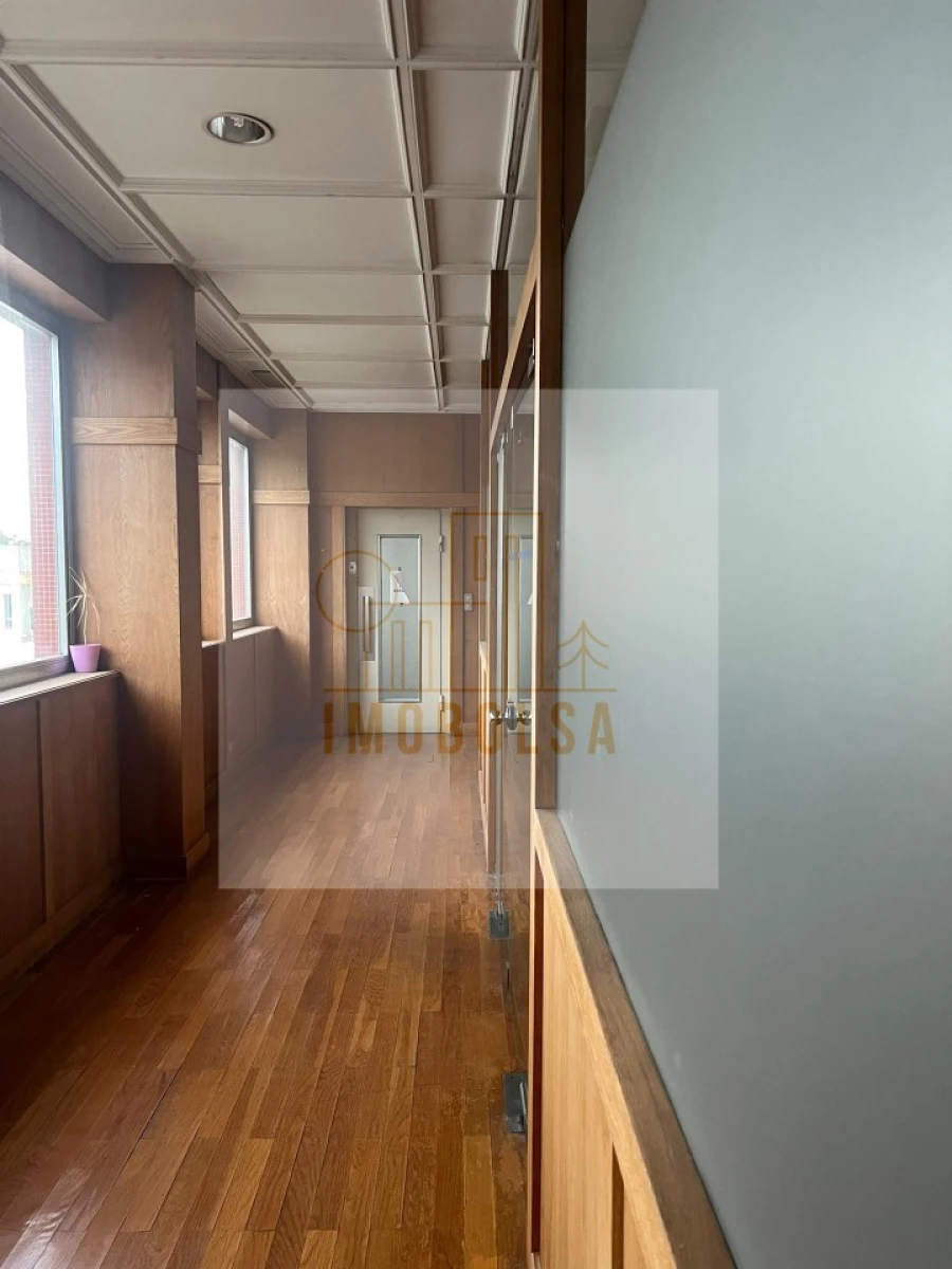 Prédio para Arrendamento em Vila Nova de Famalicão e Calendário Foto 1