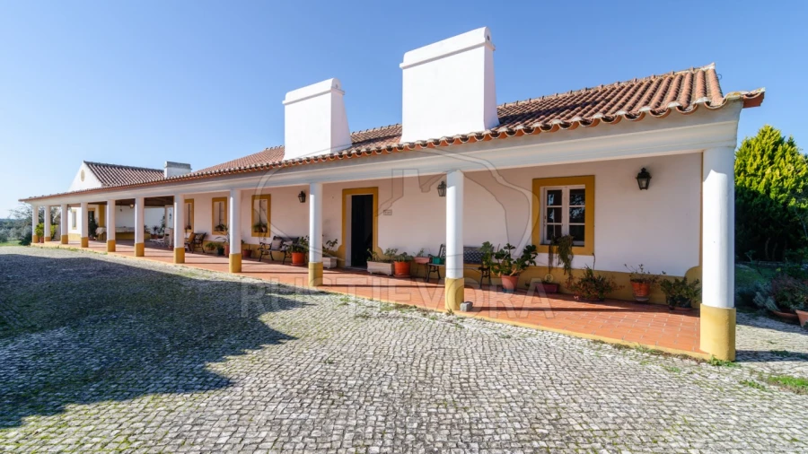 Negócio para Venda em Cortiçadas de Lavre e Lavre
