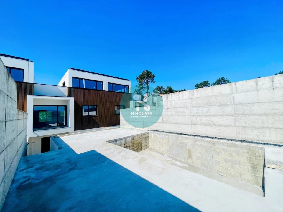 Moradia T3 para Venda em Darque Foto 4