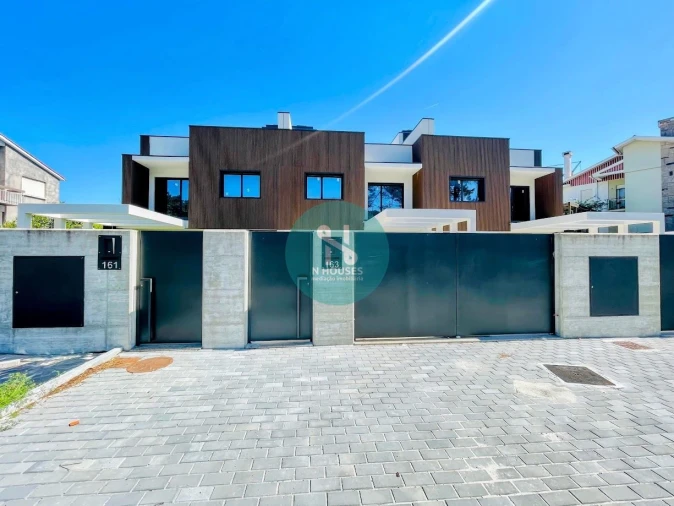 Moradia T3 para Venda em Darque