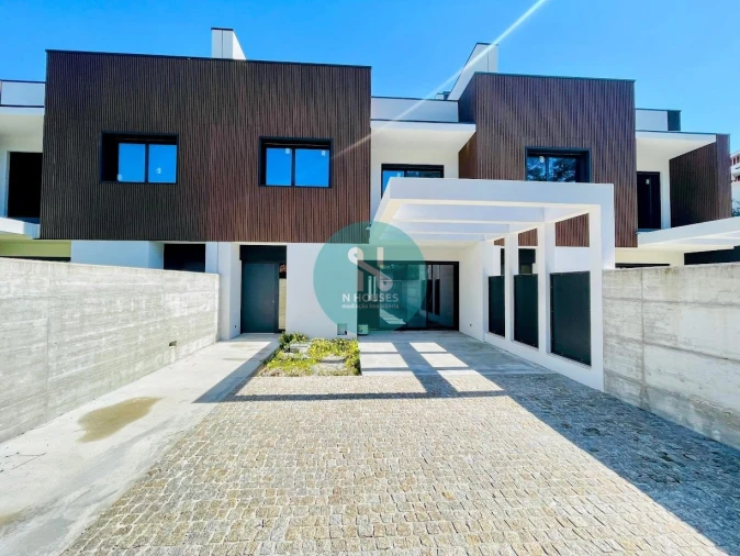 Moradia T3 para Venda em Darque Foto 2