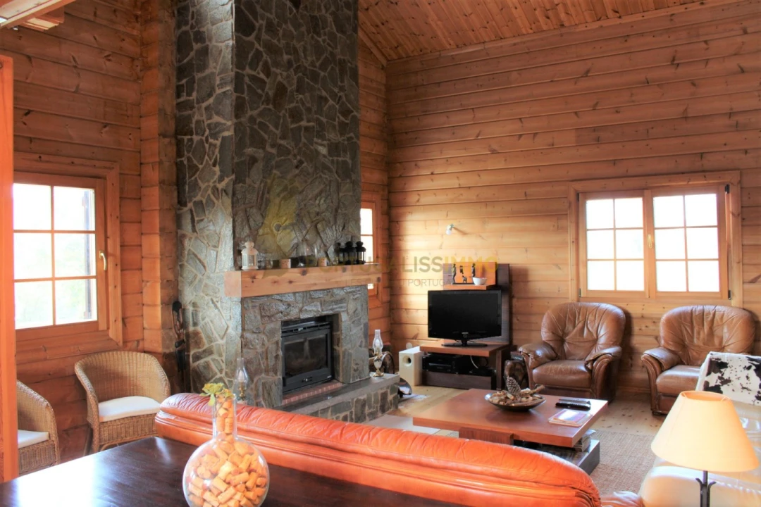 Moradia T4 para Venda em Serra e Junceira Foto 2