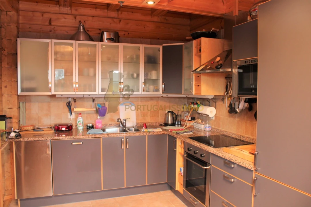 Moradia T4 para Venda em Serra e Junceira Foto 4