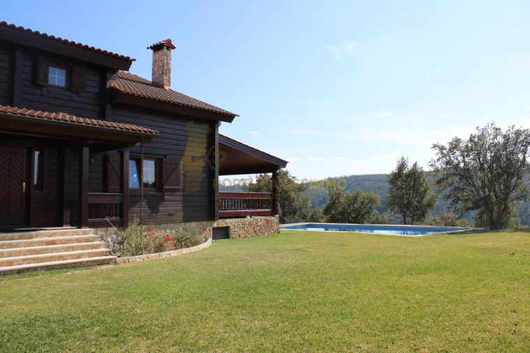 Moradia T4 para Venda em Serra e Junceira Foto 19