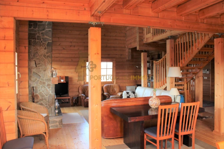 Moradia T4 para Venda em Serra e Junceira Foto 9