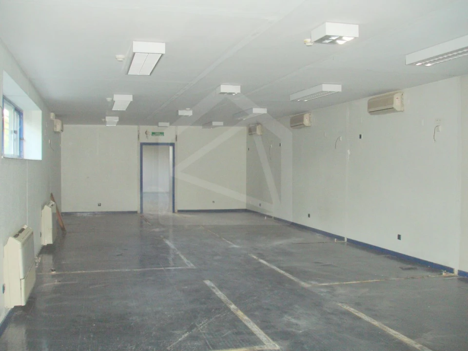 Prédio para Venda em Cortegaça Foto 36