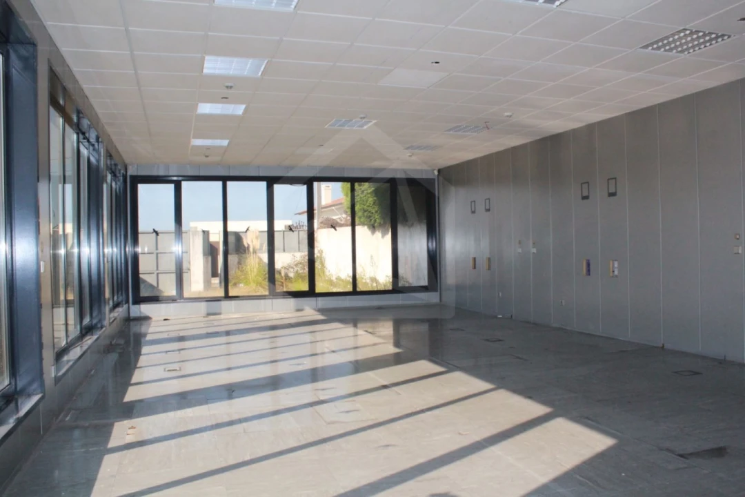 Prédio para Venda em Cortegaça Foto 1