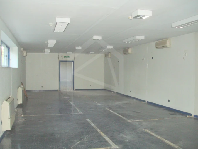 Prédio para Venda em Cortegaça Foto 36