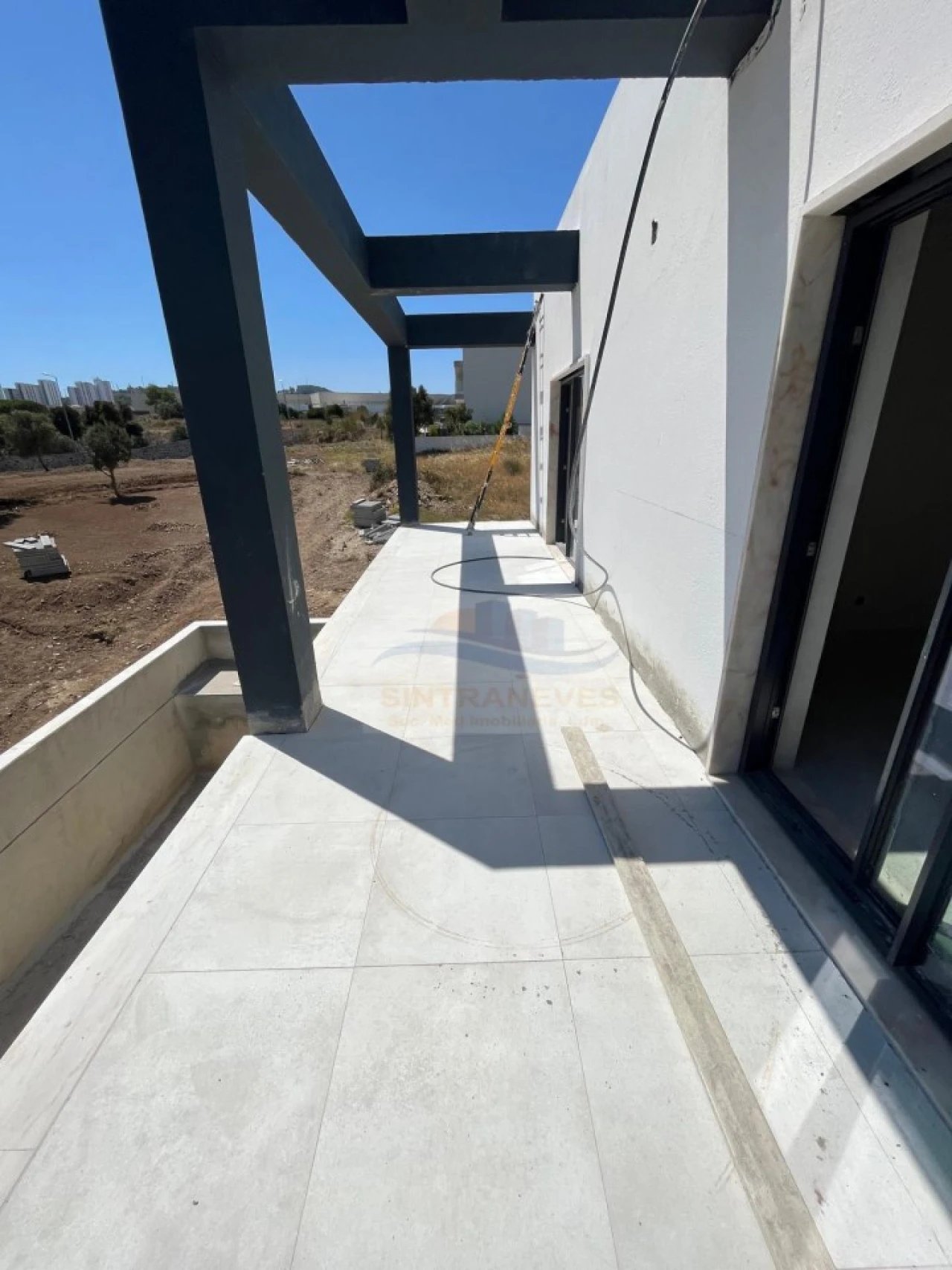 Moradia T3 para Venda em Santo António dos Cavaleiros e Frielas Foto 25