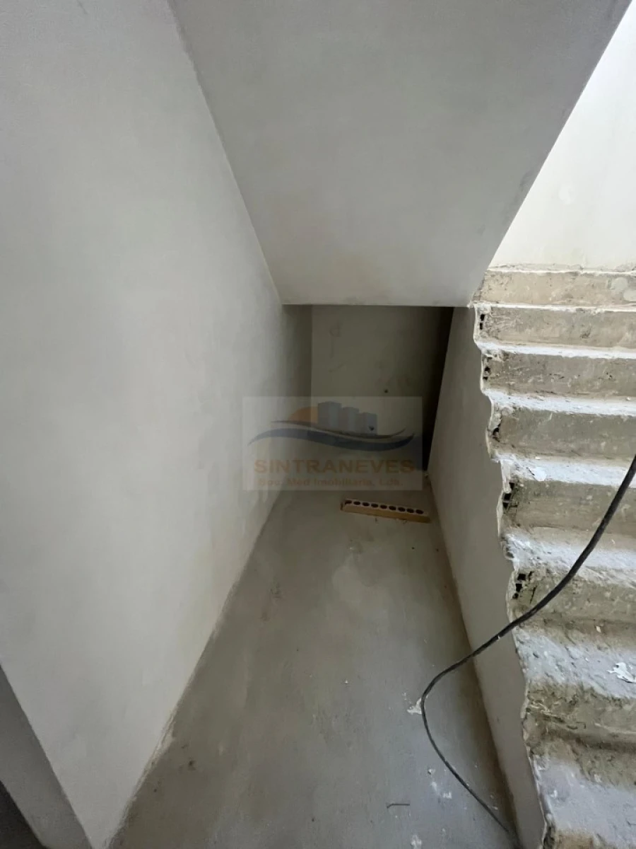 Moradia T3 para Venda em Santo António dos Cavaleiros e Frielas Foto 9