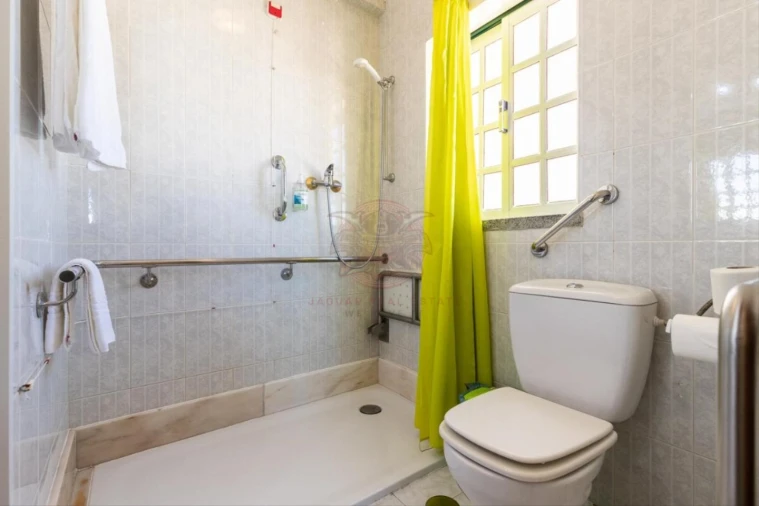 Negócio para Venda em Altura Foto 9