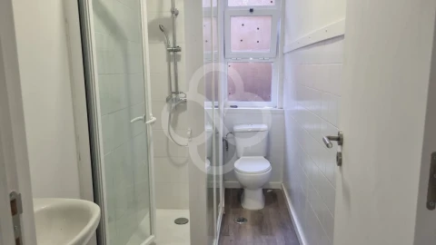 Quarto para Arrendamento em Arroios