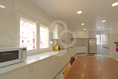 Quarto para Arrendamento em Alvalade