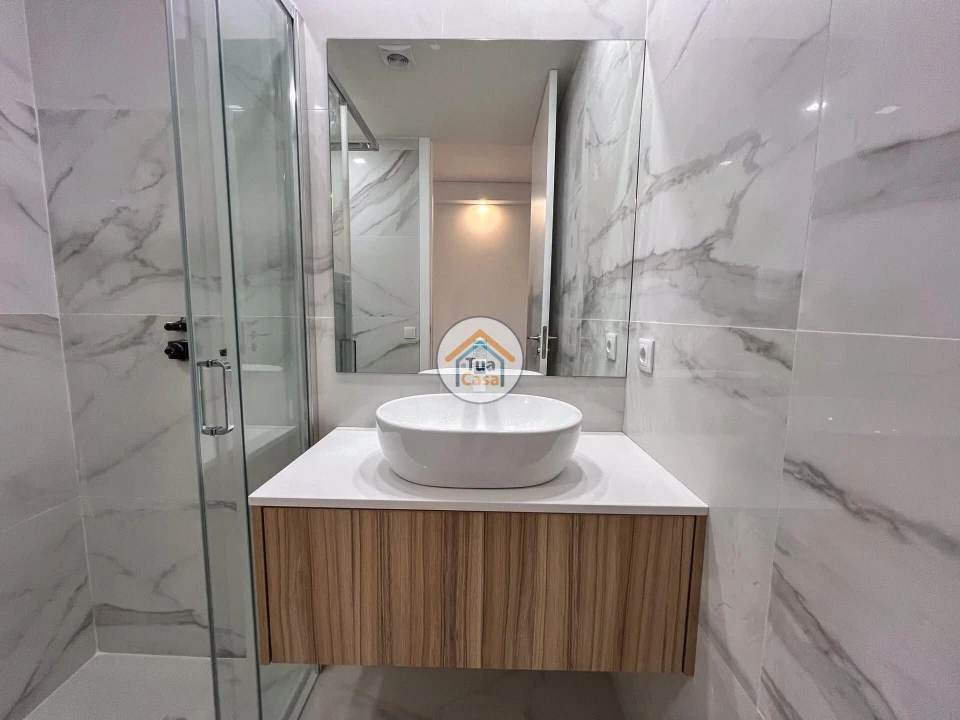 Apartamento T2 para Venda em Creixomil Foto 8