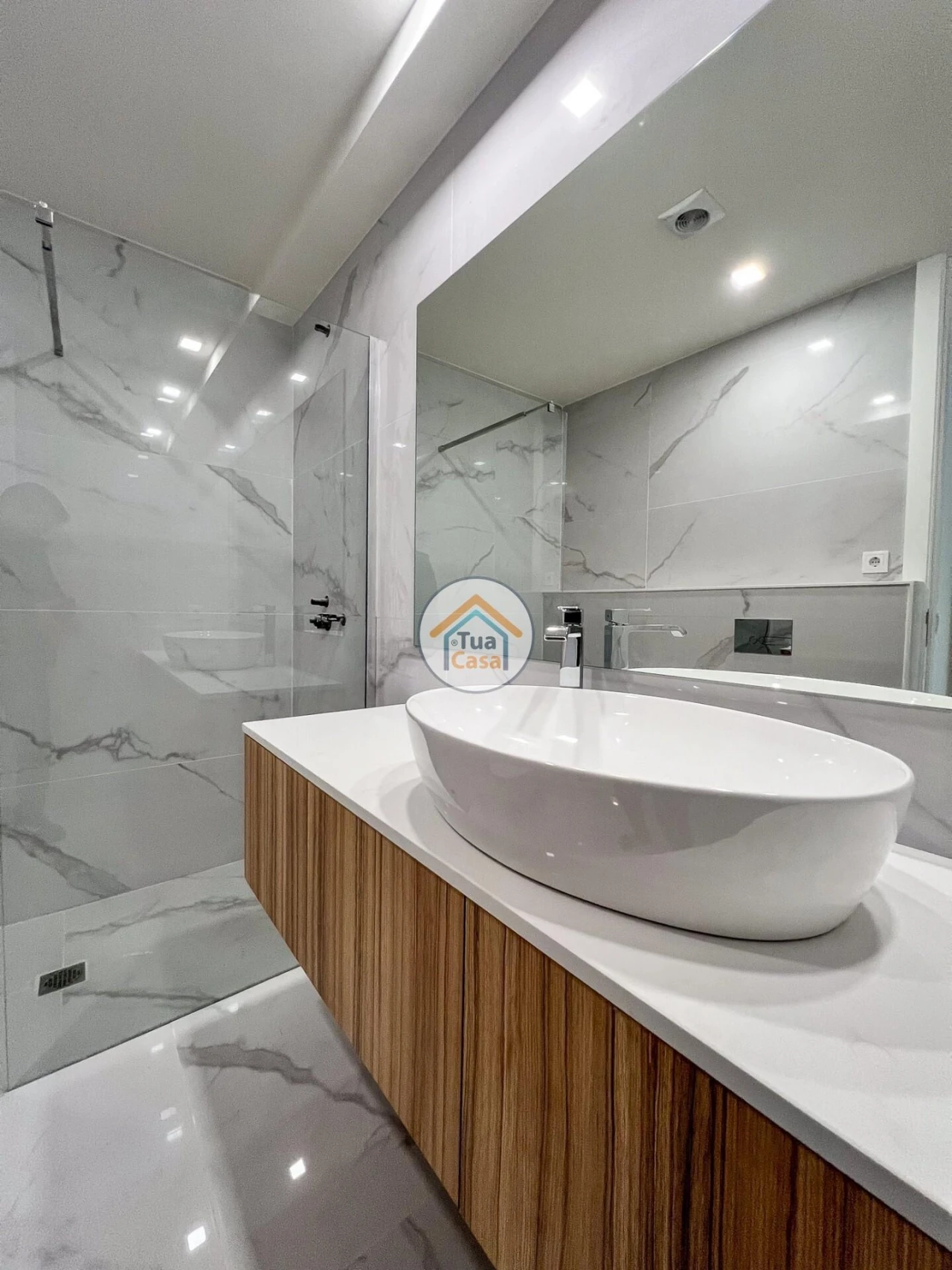 Apartamento T2 para Venda em Creixomil Foto 15