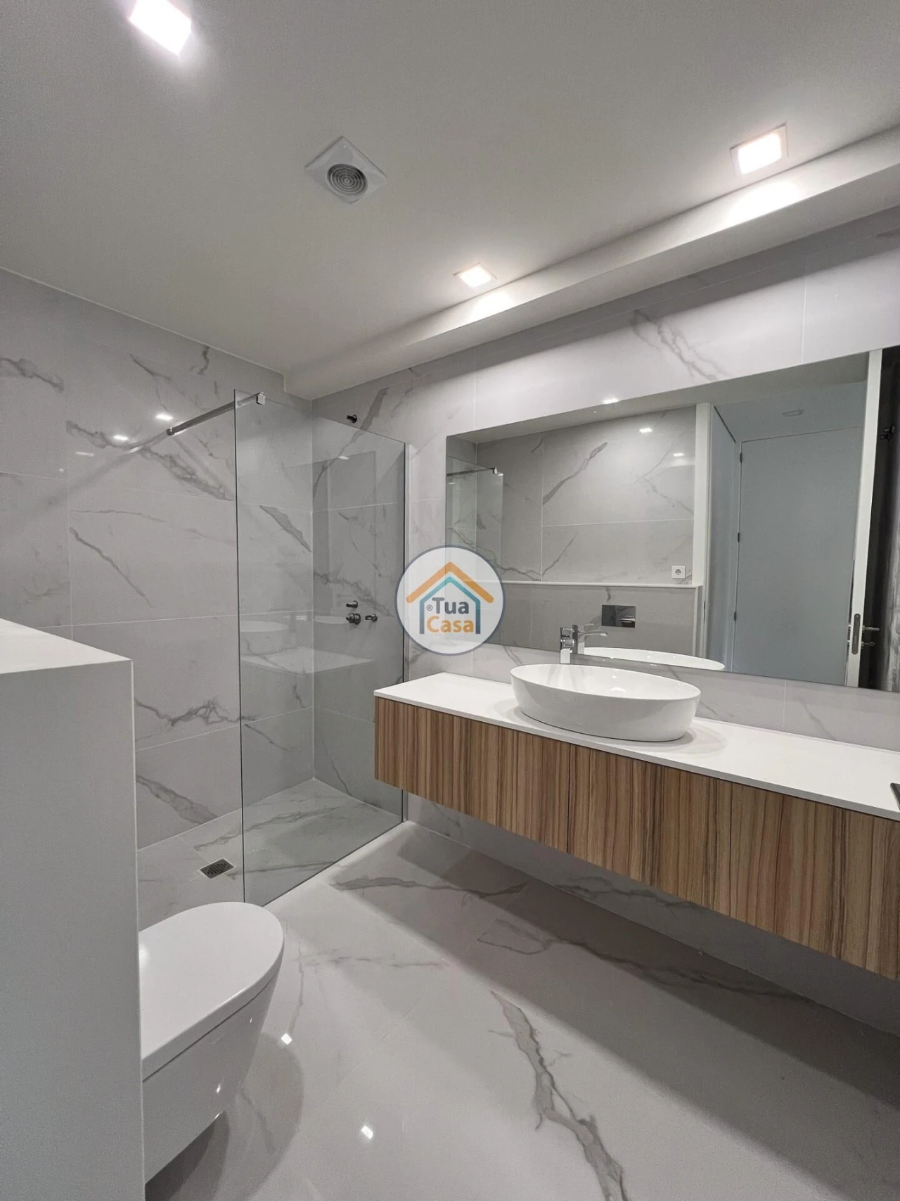 Apartamento T2 para Venda em Creixomil Foto 17