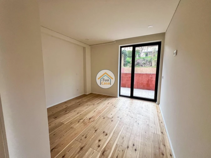 Apartamento T2 para Venda em Creixomil Foto 16