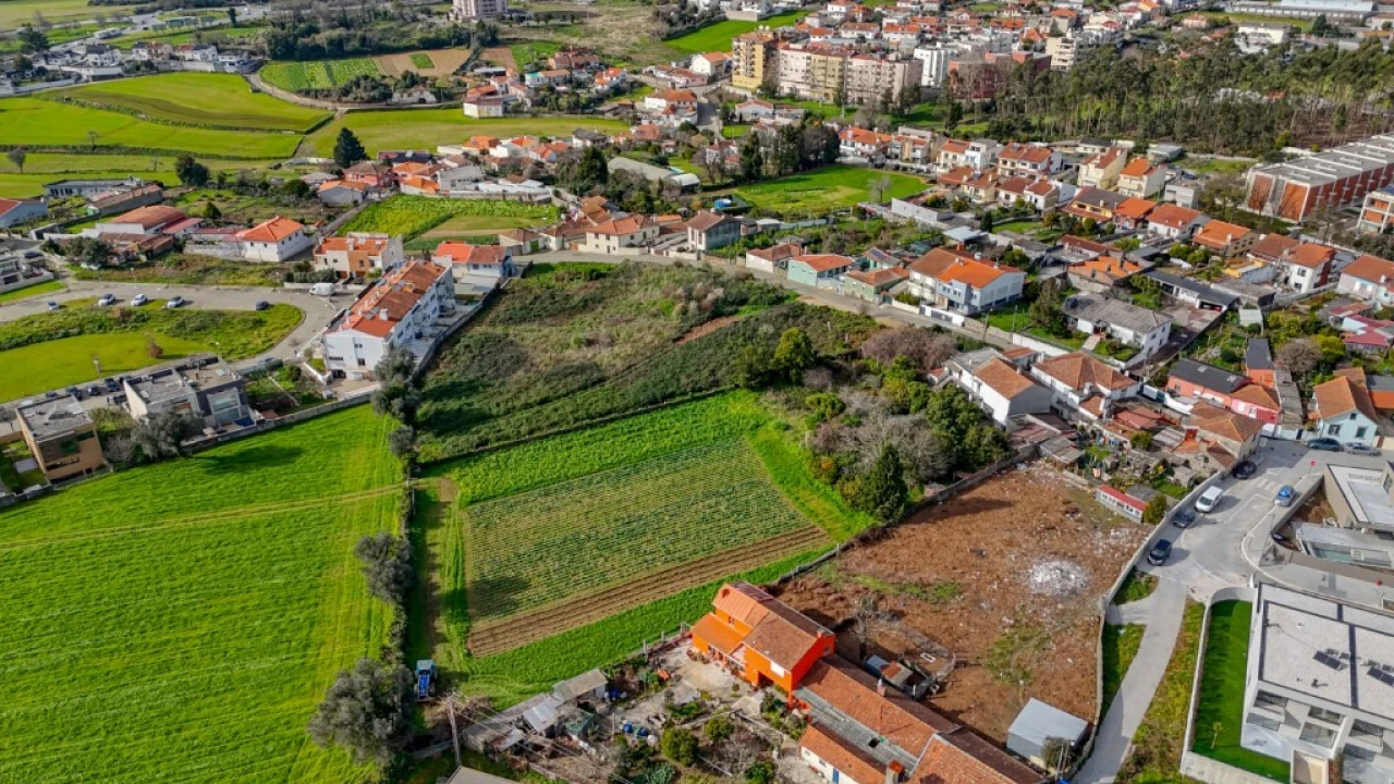 Terreno para Venda em Moreira Foto 12