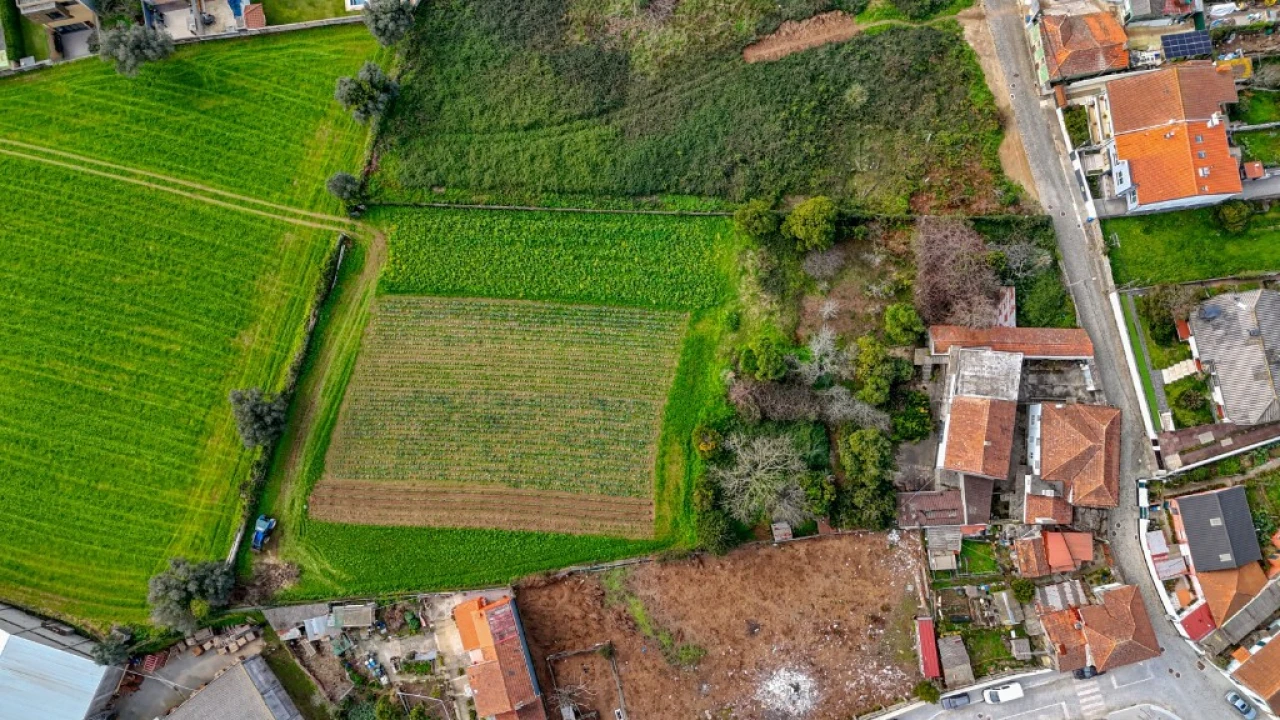 Terreno para Venda em Moreira Foto 3