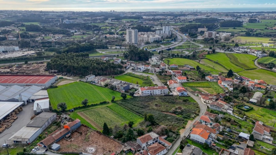 Terreno para Venda em Moreira Foto 5