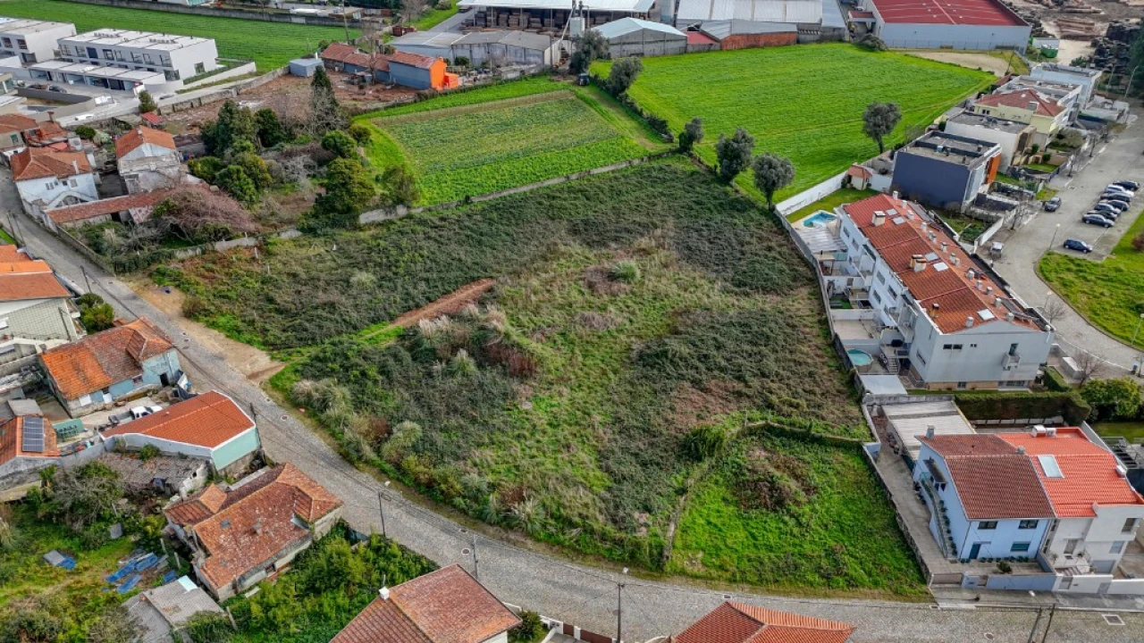 Terreno para Venda em Moreira Foto 6