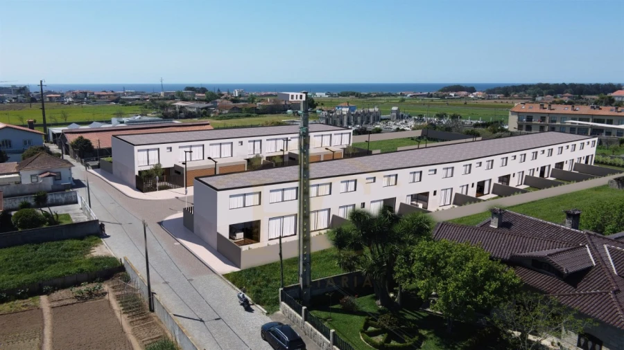 Moradia T4 para Venda em Mindelo Foto 2