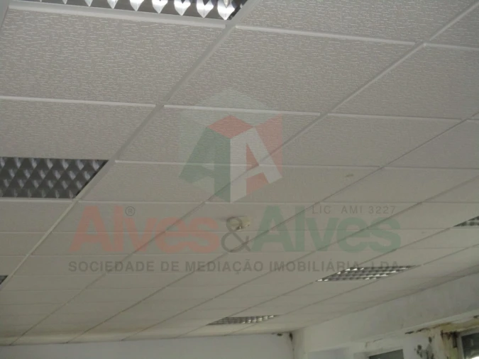 Prédio para Arrendamento em Moreira Foto 18