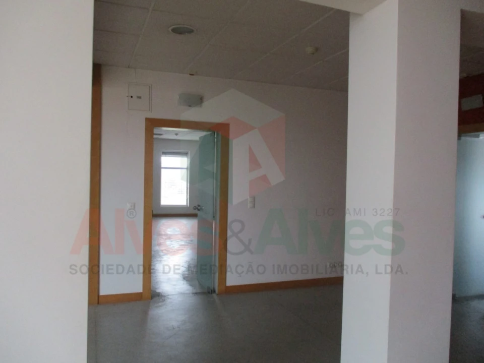 Prédio para Venda em Moreira Foto 14