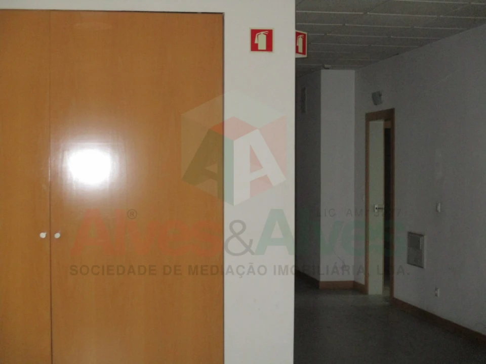 Prédio para Venda em Moreira Foto 17