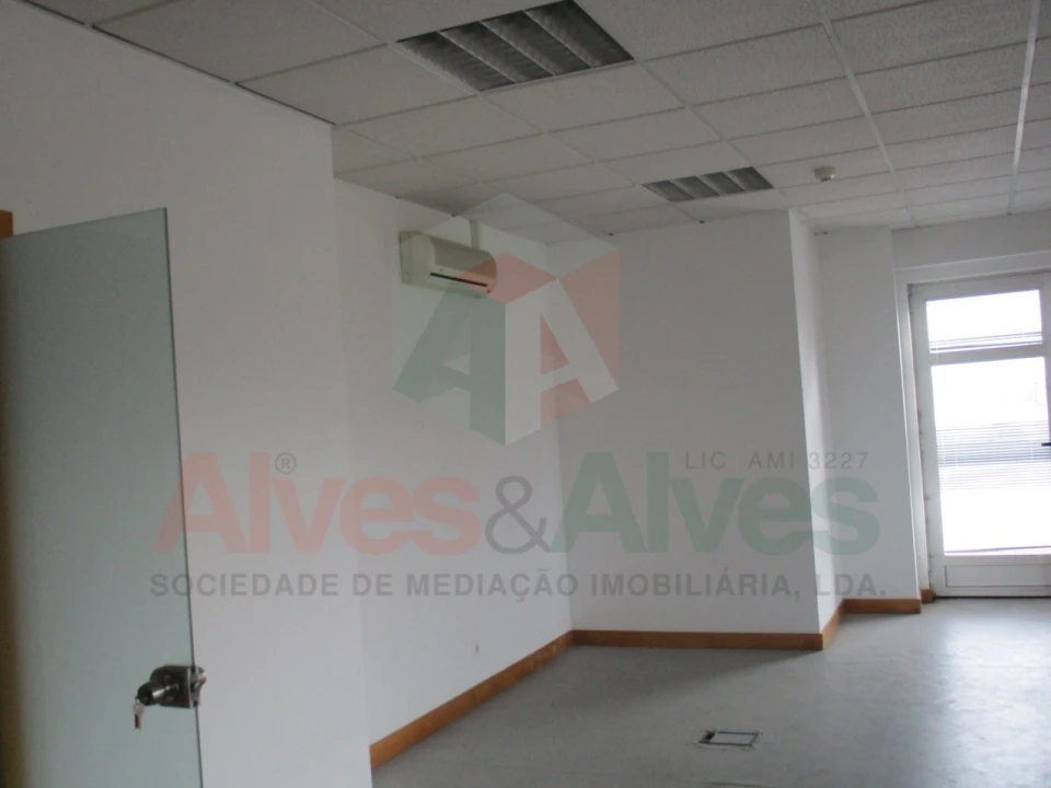 Prédio para Venda em Moreira Foto 34