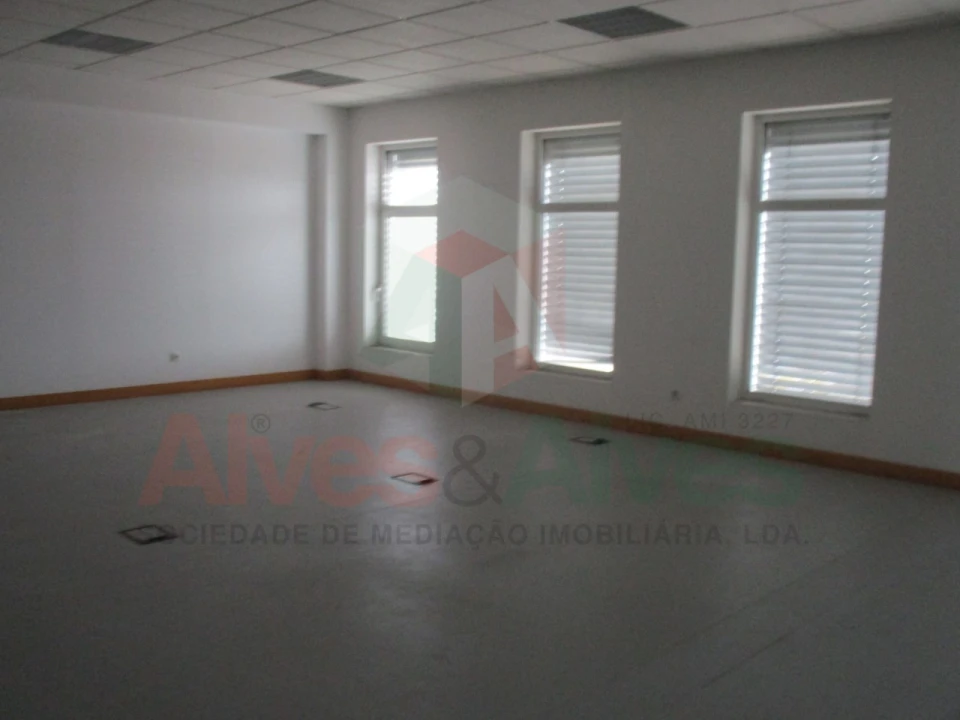 Prédio para Venda em Moreira Foto 40