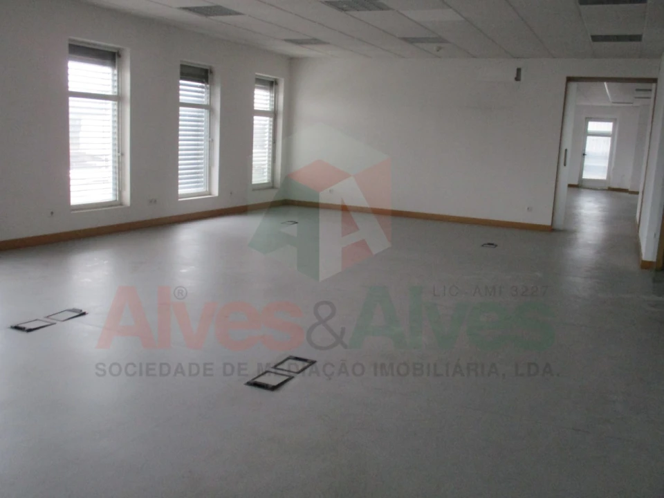 Prédio para Venda em Moreira Foto 41