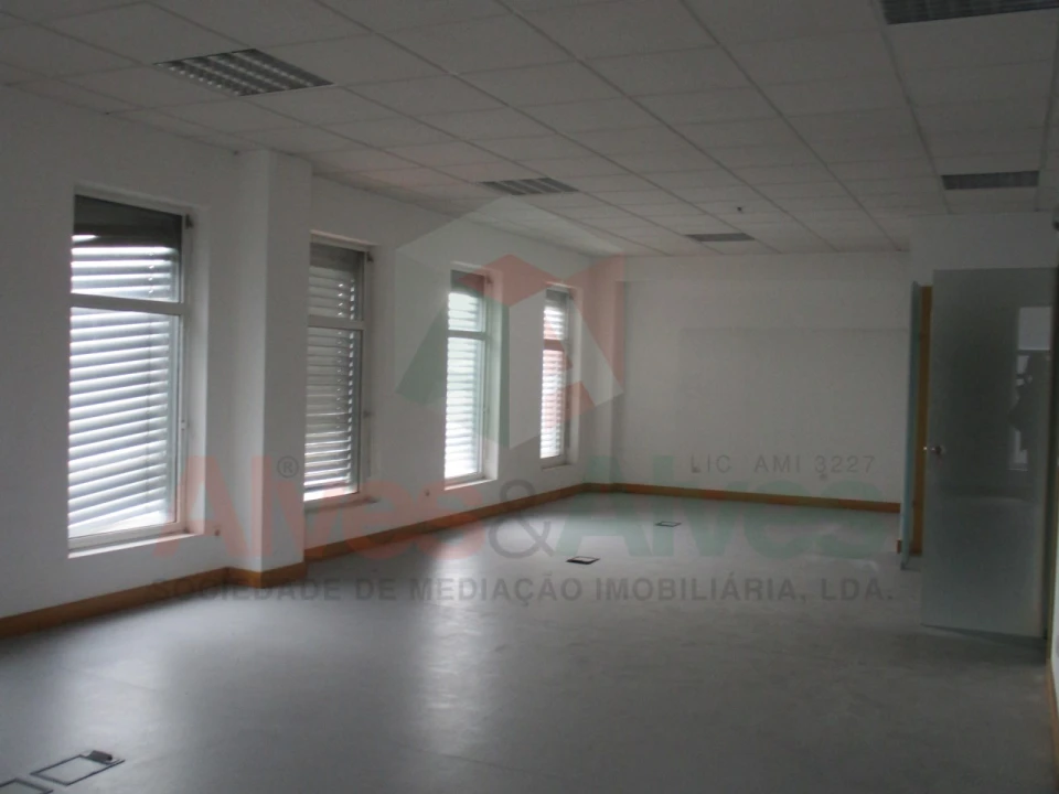 Prédio para Venda em Moreira Foto 46