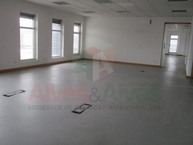 Prédio para Venda em Moreira Foto 41