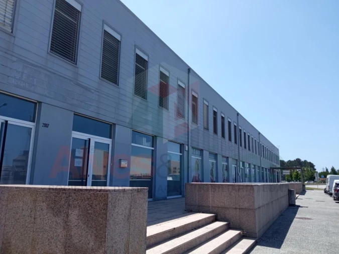 Prédio para Venda em Moreira Foto 1