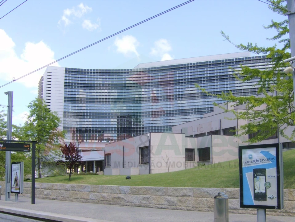 Prédio para Arrendamento em Cidade da Maia Foto 1