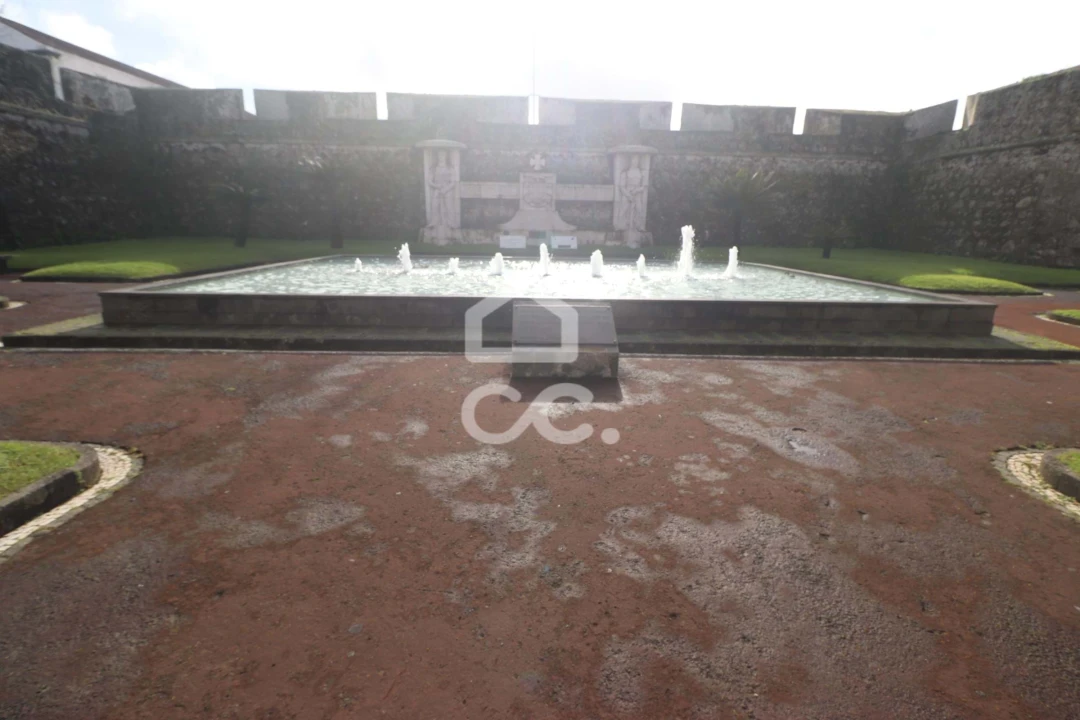 Moradia T3 para Venda em Ponta Delgada (São José) Foto 29