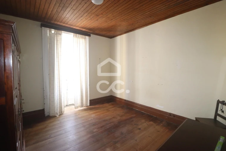 Moradia T3 para Venda em Ponta Delgada (São José) Foto 11