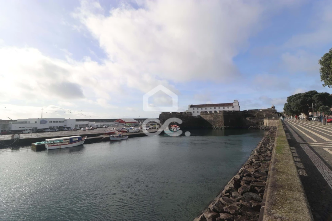 Moradia T3 para Venda em Ponta Delgada (São José) Foto 27