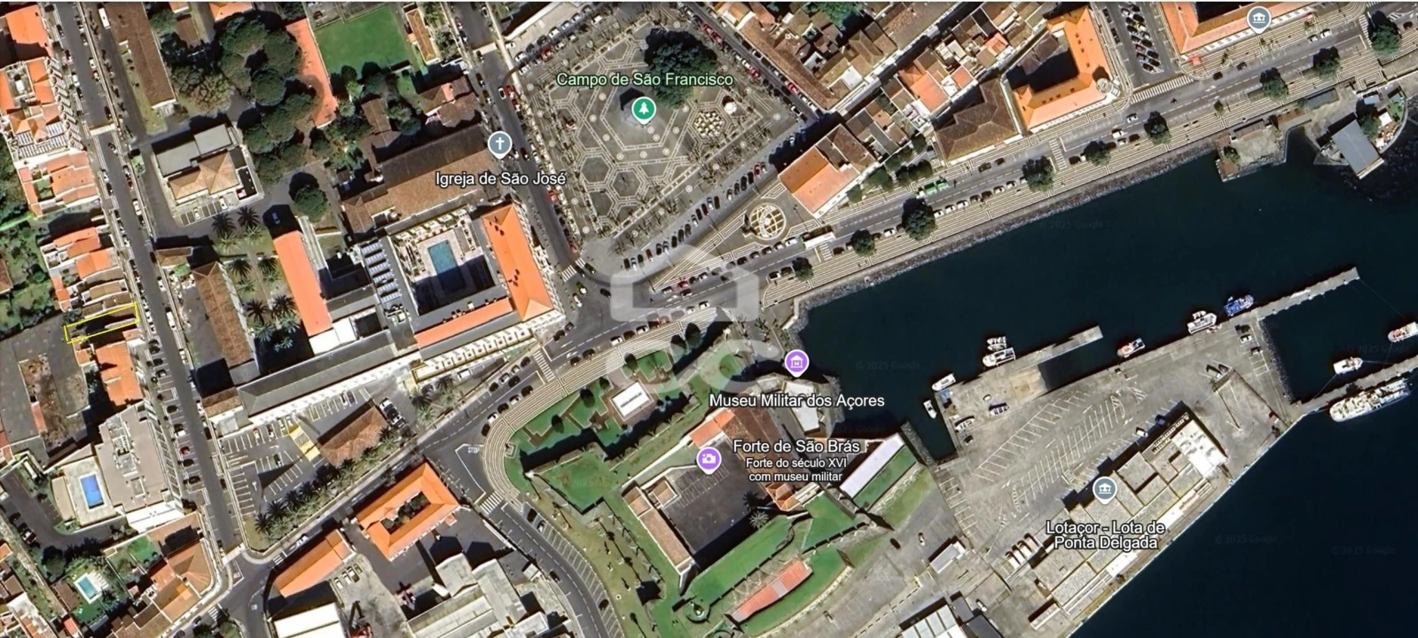 Moradia T3 para Venda em Ponta Delgada (São José) Foto 35