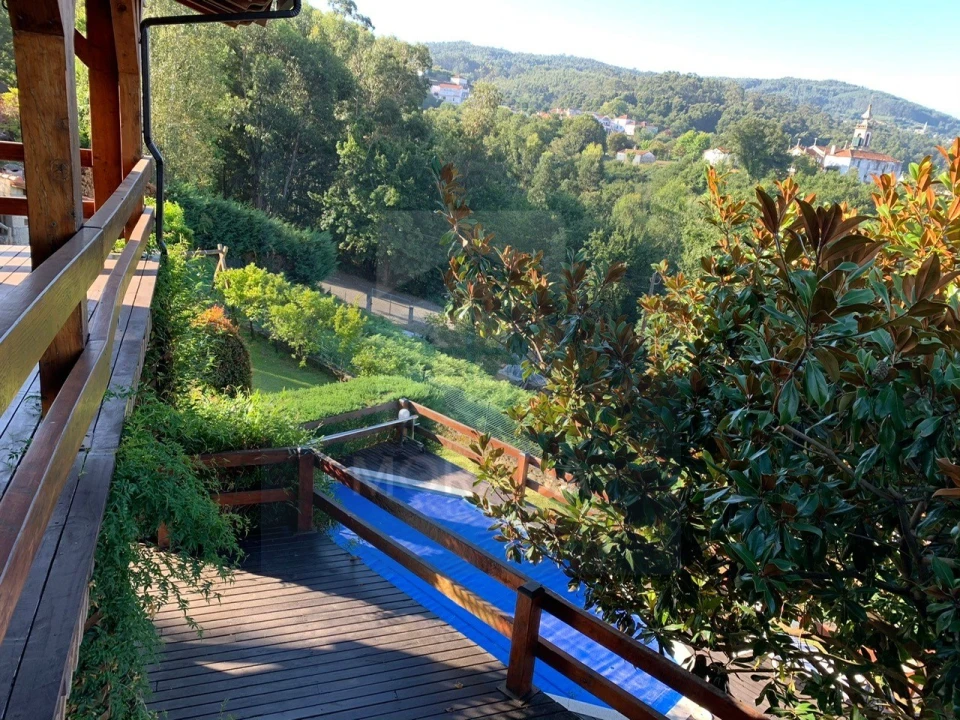 Moradia T4 para Venda em Loivo Foto 5