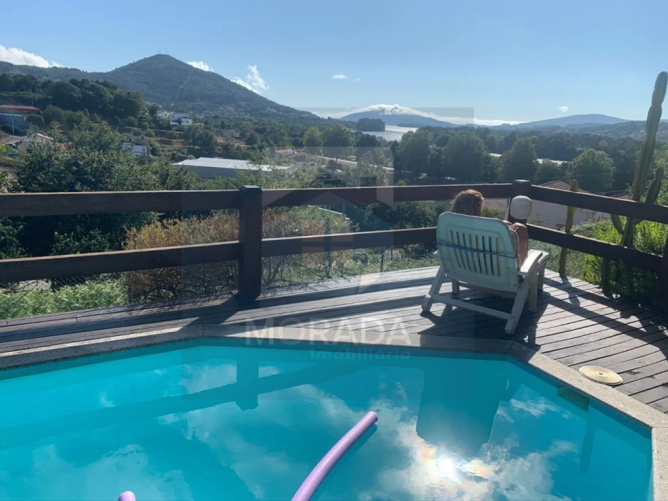 Moradia T4 para Venda em Loivo Foto 10